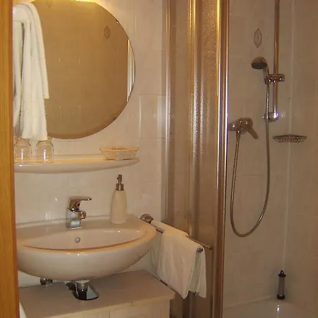 Weingut Matthias Dauns Lägenhet *